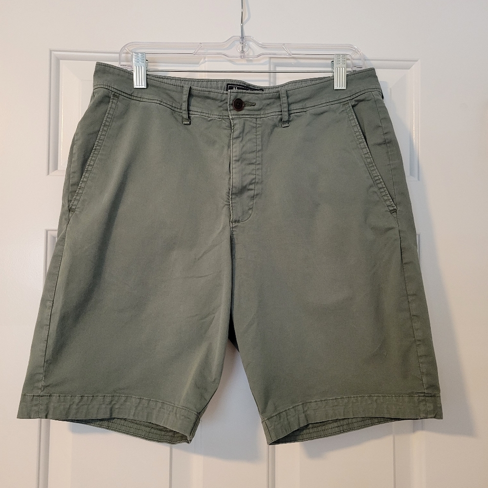 Men's A&F kahki shorts